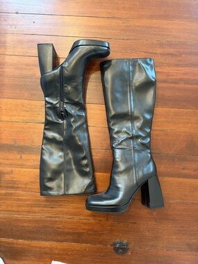 Brand new with tags Bershka platforms tall boots